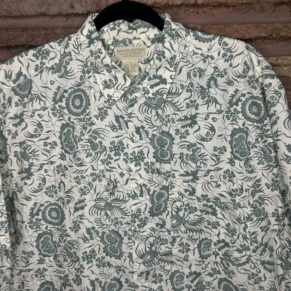 Banana Republic Safari and Travel Sage Green Geometric SS Shirt  Size Large